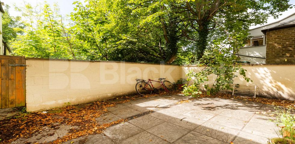 			1 Bedroom, 1 bath, 1 reception Flat			 Muswell Avenue, Muswell Hill